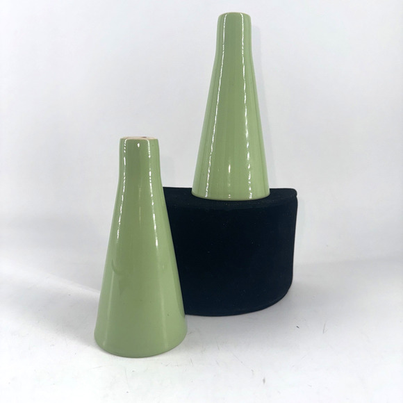 Vintage Mid Century Modern Avacado Mint Ceramic Salt & Pepper Shakers Tapered - Picture 1 of 10